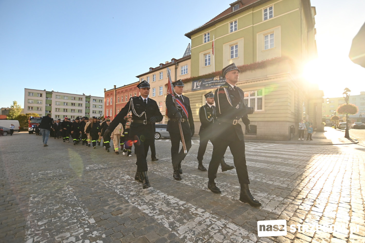 Odznaczenia, podziękowania i ślubowanie młodych druhów. Strzegomscy strażacy świętowali 80-lecie [FOTO] 